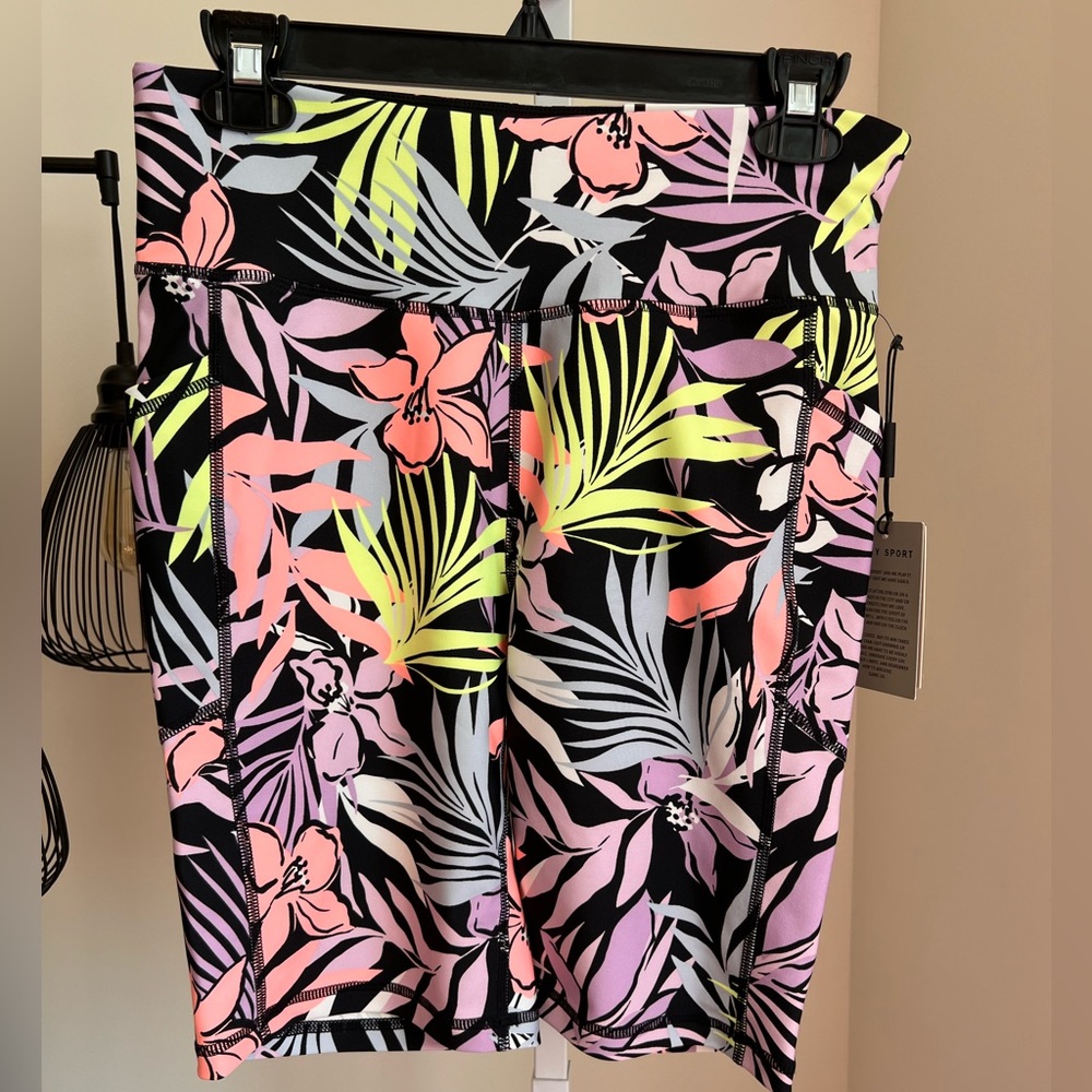 DKNY High Waist Yoga Short Medium